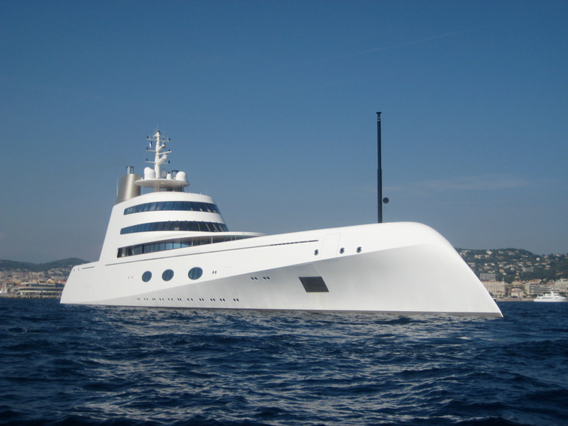 Illustration for article titled Giga-Yacht A Probably Is Spectra's Mobile Headquarters